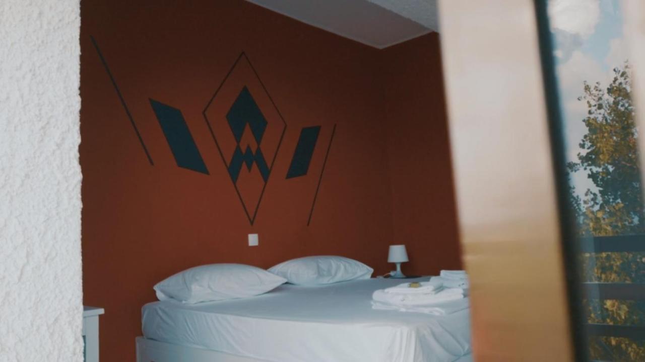 The Bongos - Socially Conscious Rooms, Part Of The Room Rate Goes To Charity Platanés Kültér fotó